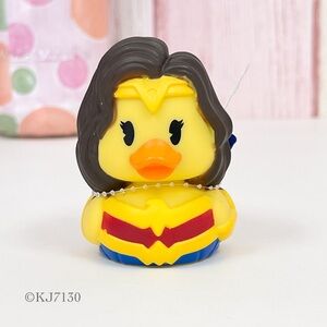 Duckalooz DC Comics Warner Bro Wonder Woman Rubber Duck Duckie Jeep Ducking NWT